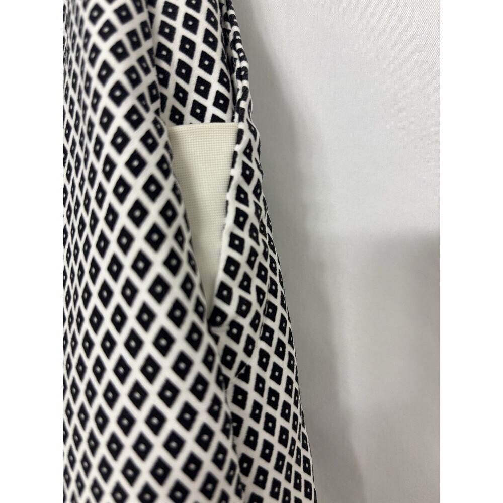 Swing Control Women's 4 Black & White Geo Print Vented Techno Golf Skort - Picture 5 of 10